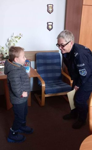 policjanci zachęcają w dalszym ciągu do zbierania do zbierania