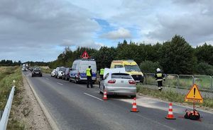 zdjęcia ze zdarzeń drogowych, w których pracowali policjanci drogówki