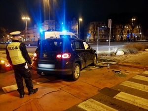 zdjęcia ze zdarzeń drogowych, w których pracowali policjanci drogówki