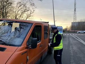 zdjęcia ze zdarzeń drogowych, w których pracowali policjanci drogówki