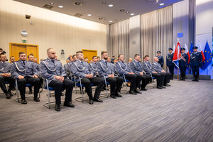 Szef MSWiA p. Mariusz Kamiński wręczył medale im. podkom. Andrzeja Struja. Te wyjątkowe odznaczenia otrzymują policjanci z całego kraju, którzy bez wahania, z narażeniem własnego zdrowia i życia, ratowali innych. Wśród wyróżnionych było czworo pomorskich policjantów z KMP w Gdyni - mł.asp.Wiesław Skotzke, sierż.Arkadiusz Sarnowski (za uratowanie tonących osób) oraz z KPP w Pucku - st.sierż. Michał Poźniak i sierż. Monika Chodubska (za uratowanie ludzi z pożaru).