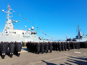 Komendant Wojewódzki Policji w Gdańsku nadisnp. Andrzej Łapiński wziął dziś udział w uroczystości z okazji Pierwszego podniesienia Bandery na ORP „Mewa”. Ceremonia odbyła się na Skwerze Kościuszki w Gdyni. ORP „Mewa” to polski niszczyciel min, który rozpocznie służbę w Marynarce Wojennej. W uroczystości wziął udział Wojewoda Pomorski p. Dariusz Drelich.