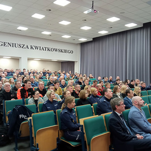 Na terenie Wyższej  Szkoły  Administracji i Biznesu im. E. Kwiatkowskiego Gdyni odbyło się seminarium szkoleniowe dot. problematyki poszukiwań osób zaginionych, którego organizatorem była Komenda Wojewódzka Policji w Gdańsku oraz WSAiB w Gdyni.