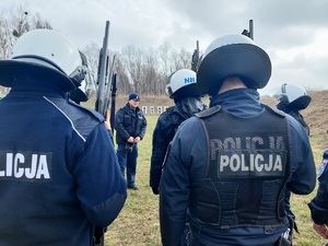 policjanci podczas szkolenia