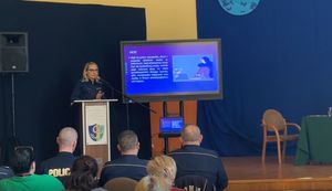 policjanci podczas debaty