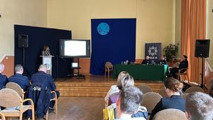 policjanci podczas debaty