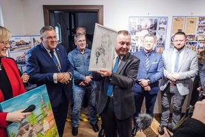 policjant fotograf, wernisaż