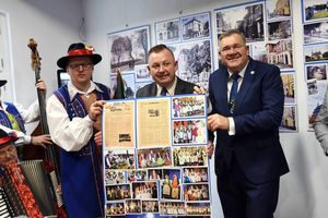 policjant fotograf, wernisaż