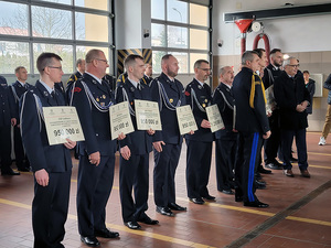 Komendant Wojewódzki Policji w Gdańsku nadinsp. Andrzej Łapiński odpowiadając na zaproszenie Pomorskiego Komendanta Wojewódzkiego PSP nadbryg. Piotra Sochy uczestniczył dzisiaj w uroczystości zorganizowanej przez Komendę Powiatową Państwowej Straży Pożarnej w Pruszczu Gdańskim.