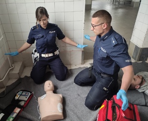 policjanci w trakcie zawodów