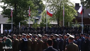 Dzień Weterana Działań poza Granicami Państwa. 27 maja br. w Nowym Dworze Mazowieckim odbyły się Centralne obchody Dnia Weterana Działań Poza Granicami Państwa. W obchodach wziął udział Wiceminister Spraw Wewnętrznych i Administracji Bartosz Grodecki. Pracowników i funkcjonariuszy Policji reprezentował Komendant Główny Policji gen. insp. Jarosław Szymczyk.