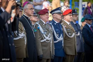 Dzień Weterana Działań poza Granicami Państwa. 27 maja br. w Nowym Dworze Mazowieckim odbyły się Centralne obchody Dnia Weterana Działań Poza Granicami Państwa. W obchodach wziął udział Wiceminister Spraw Wewnętrznych i Administracji Bartosz Grodecki. Pracowników i funkcjonariuszy Policji reprezentował Komendant Główny Policji gen. insp. Jarosław Szymczyk.