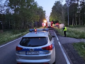 policjanci pracowali na miejscu tragicznego wypadku