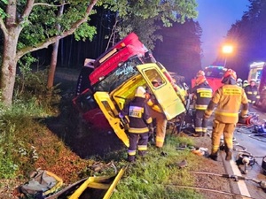 policjanci pracowali na miejscu tragicznego wypadku