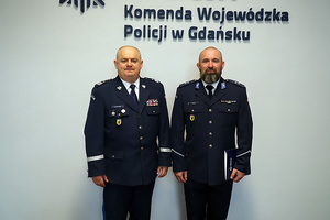 Dzisiaj Komendant Wojewódzki Policji w Gdańsku nadinsp. Andrzej Łapiński wręczył rozkazy personalne o powołaniu na stanowisko I Zastępcy KPP w Człuchowie oraz Zastępcy Dowódcy SPKP w Gdańsku.