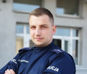 policjanci, którzy uratowali 19 latkę