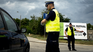 policjanci zabezpieczają Opener Festival