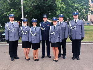 Policjanci garnizonu pomorskiego biorący udział w promocji na pierwszy stopień oficerski.