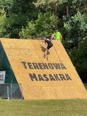 dzielnicowi brali udział w biegach terenowych