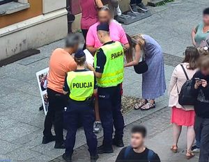 Interwencja policjantów w związku z pokazem węży