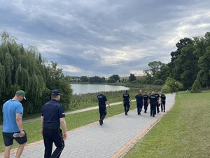 Policjanci uszestniczący w biegu