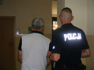 Policjant z zatrzymanym