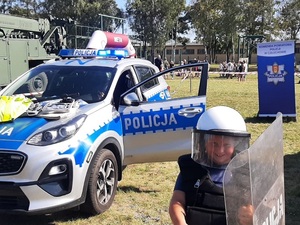 Policjanci podczas festynu