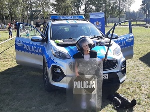 Policjanci podczas festynu