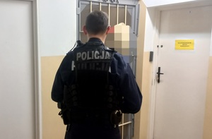 Policjant z zatrzymanym