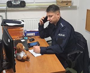 policjant, który pomógł kobiecie