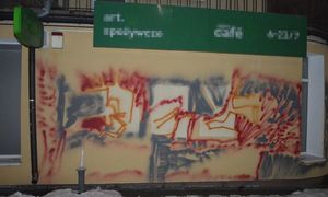 uszkodzona elewacja budynku