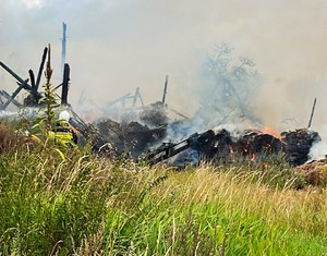 płonąca stodoła