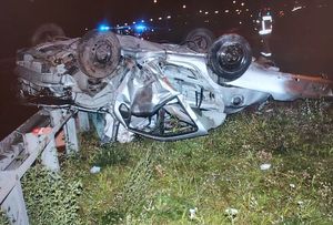 rozbite auto, którym kierował kierowca po spożyciu alkoholu