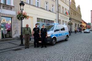 Policjanci z harcerzami