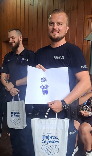 Policjanci na spotkaniu z kolonistami