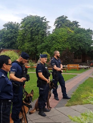 Policjanci na spotkaniu z kolonistami