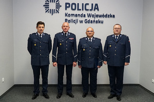 Komendant Wojewódzki Policji w Gdańsku insp. Bogusław Ziemba wręczył rozkaz personalny na stanowisko Zastępcy Komendanta Komisariatu Wodnego Policji w Gdańsku - objął je kom. Karol Michalski, dotychczasowy specjalista Komisariatu Wodnego.