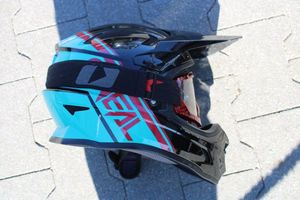 wjechał w linę holującą