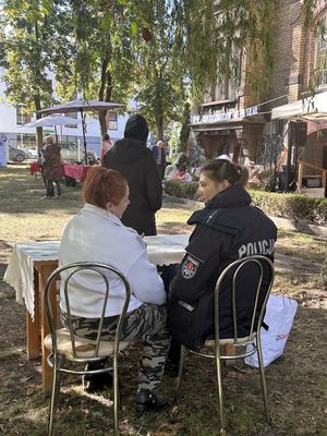 policjanci podczas spotkania