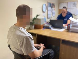 Policjantka podczas czynności