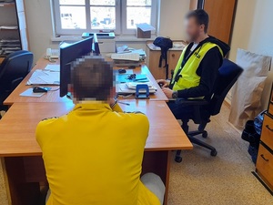 Policjant z zatrzymanym