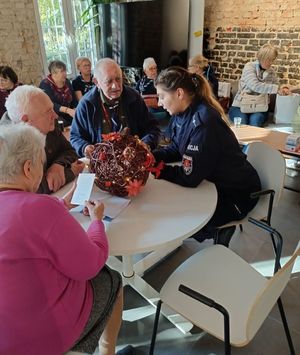 Policjantki na spotkaniu z seniorami