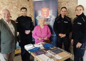 Policjantki na spotkaniu z seniorami