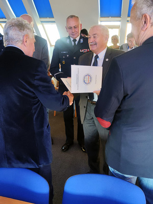 Komendant Wojewódzki Policji w Gdańsku insp. Bogusław Ziemba spotkał się z dzisiaj z członkami Stowarzyszenia Emerytów i Rencistów Policyjnych Zarządu Oddziału Wojewódzkiego w Gdańsku, odpowiadając na zaproszenie Prezesa Zarządu p. Jana Pietruszewskiego.