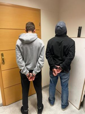 policjanci zatrzymali mężczyzn z narkotykami