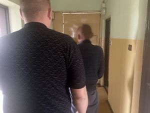 Policjant z zatrzymanym