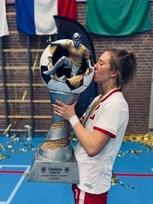 Policjantka z Gdyni wśród mistrzyń świata służb mundurowych w piłce nożnej