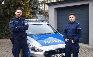 policjanci, którzy uratowali mężczyznę