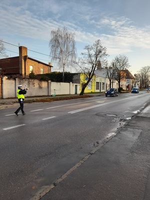 Policjanci i służby podczas działań