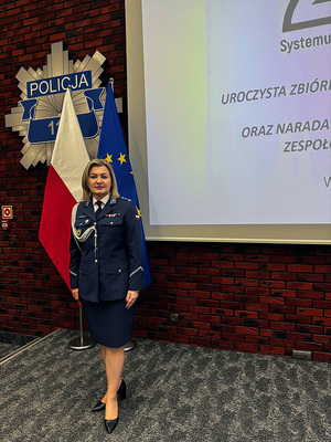 W 2024 r. przypada 20. rocznica ustawienia w Policji systemu ochrony praw człowieka. W następstwie rekomendacji Komisarza Praw Człowieka Rady Europy oraz przy wsparciu Ministerstwa Spraw Wewnętrznych i Administracji, blisko 20 lat temu ustanowiono sieć policyjnych pełnomocników ds. ochrony praw człowieka, którzy wsparli tym samym inne mechanizmy przestrzegania praw człowieka w Policji, jak chociażby funkcjonowanie komórek kontrolnych, czy też działalność aktualnego Biura Spraw Wewnętrznych w Policji. Z tej okazji, 10 grudnia 2024 r., czyli w dniu 76. rocznicy ustanowienia przez Zgromadzenie Ogólne Organizacji Narodów Zjednoczonych Międzynarodowego Dnia Praw Człowieka, w Komendzie Głównej Policji zorganizowana została uroczysta zbiórka uzupełniona o okolicznościowe wystąpienia i panele tematyczne z udziałem zaproszonych gości.